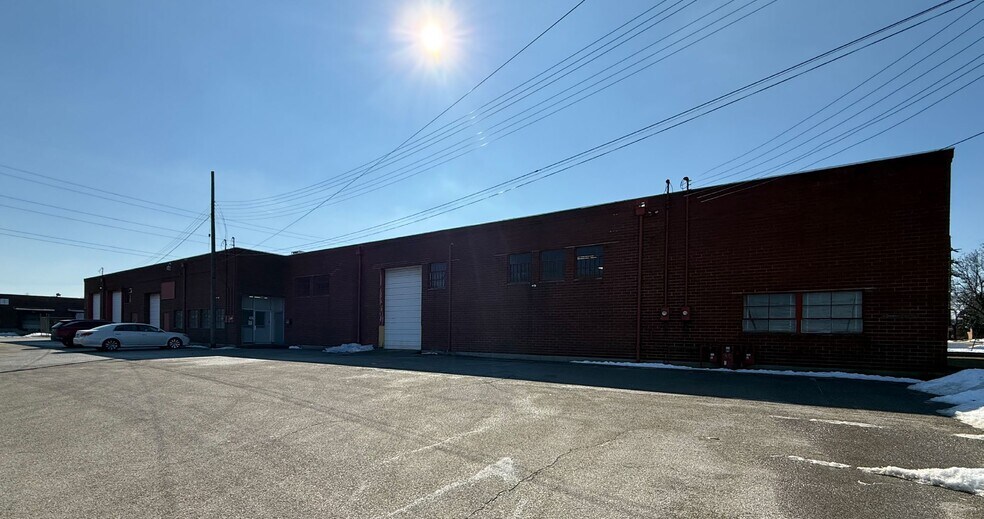 More Photos Of 7722-7728 Reinhold Dr, Cincinnati Warehouse For Lease