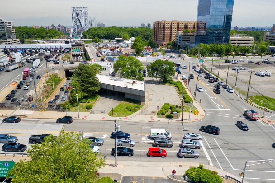 More Photos Of 2088 Lemoine Ave, Fort Lee General Retail For Lease