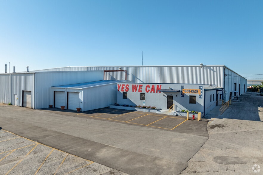More Photos Of 5210 Causeway Blvd, Tampa Manufacturing For Sale