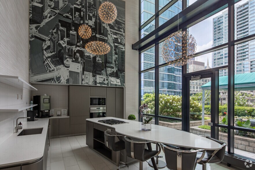More Photos Of 73 E Lake St, Chicago Apartments For Sale