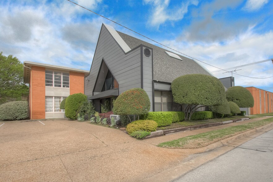 More Photos Of 3200 W 4th St, Fort Worth Loft Creative Space For Sale