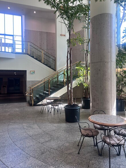 More Photos Of 10877 Wilshire Blvd, Los Angeles Office For Lease