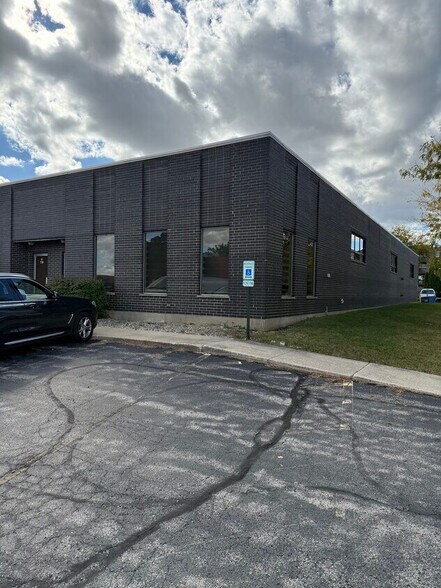 More Photos Of 700-750 Bonnie Ln, Elk Grove Village Industrial For Sale