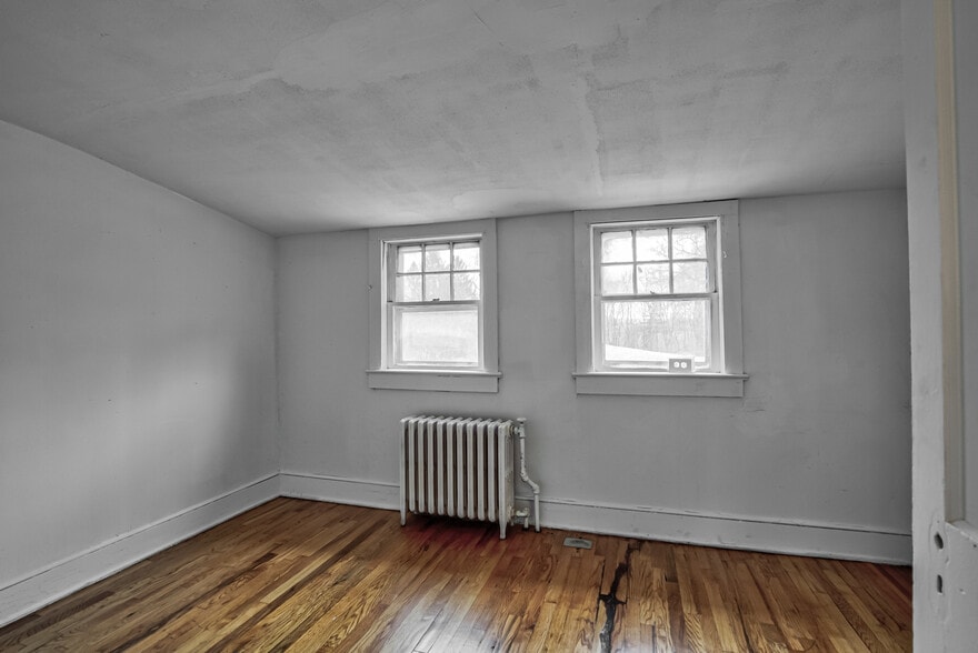 More Photos Of 457 Violet Ave, Poughkeepsie General Retail For Sale