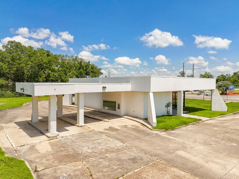 More Photos Of 41012 Highway 42, Prairieville General Retail For Sale