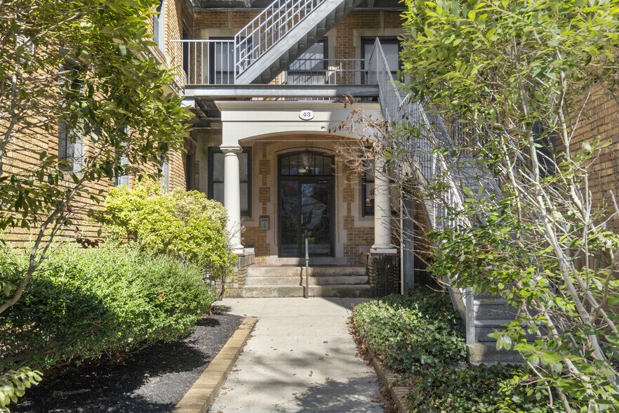 More Photos Of 43 Granite St, New London Apartments For Sale