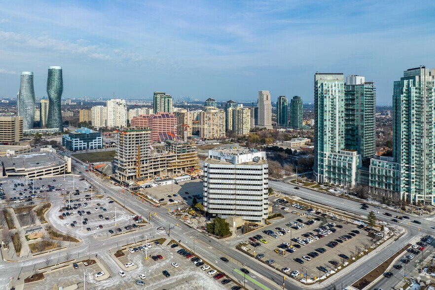 More Photos Of 201 City Centre Dr, Mississauga Office For Lease