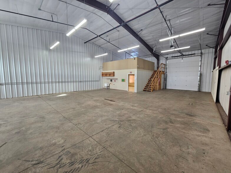 More Photos Of 3612 Galt Ct, Rapid City Warehouse For Lease