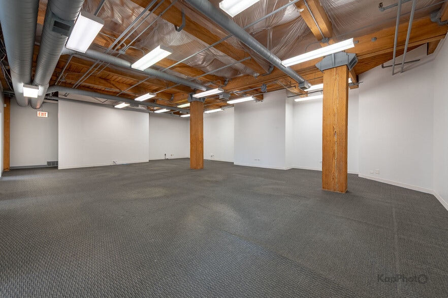 More Photos Of 921 W Van Buren St, Chicago Office Residential For Sale