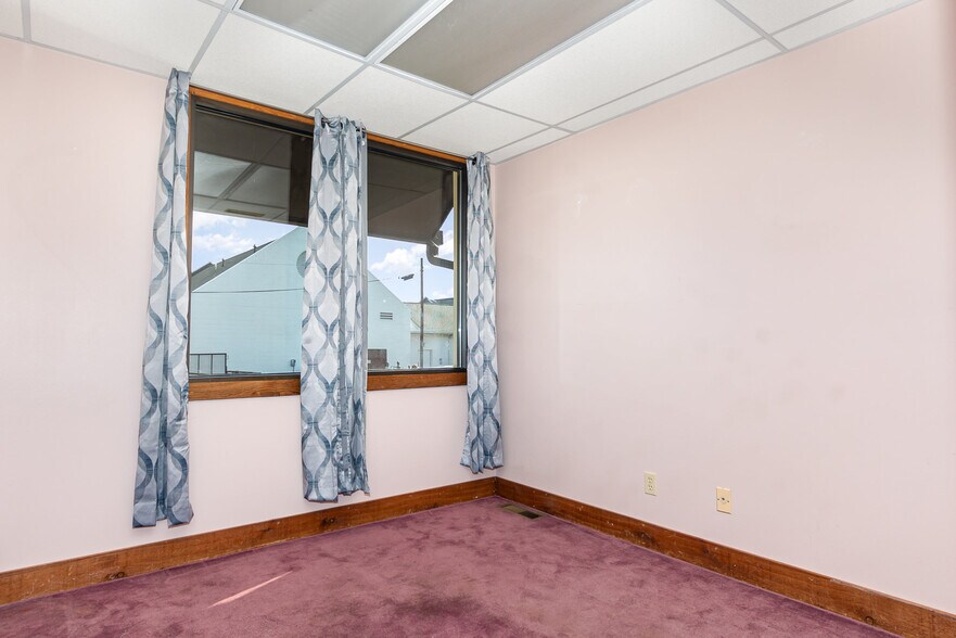 More Photos Of 1823 Charles St, Fredericksburg Office Residential For Sale