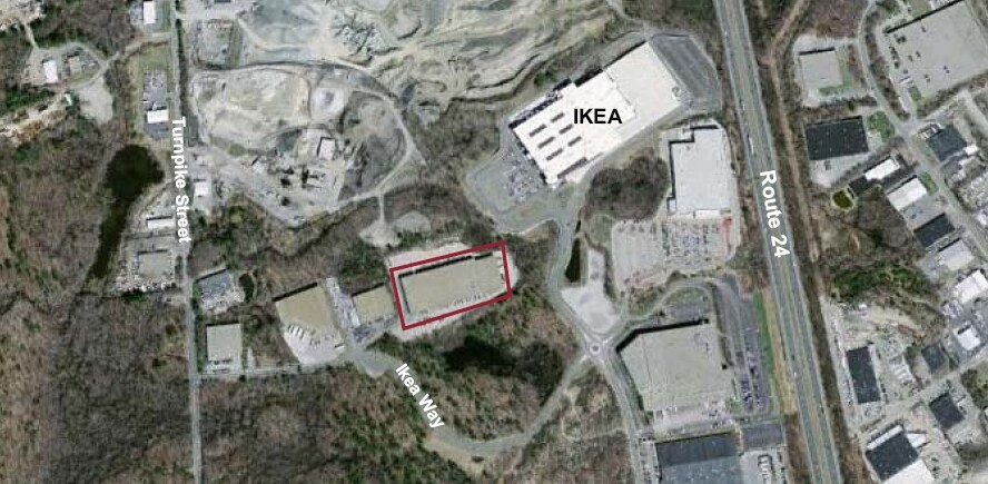 More Photos Of 1053 Turnpike St, Stoughton Warehouse For Lease