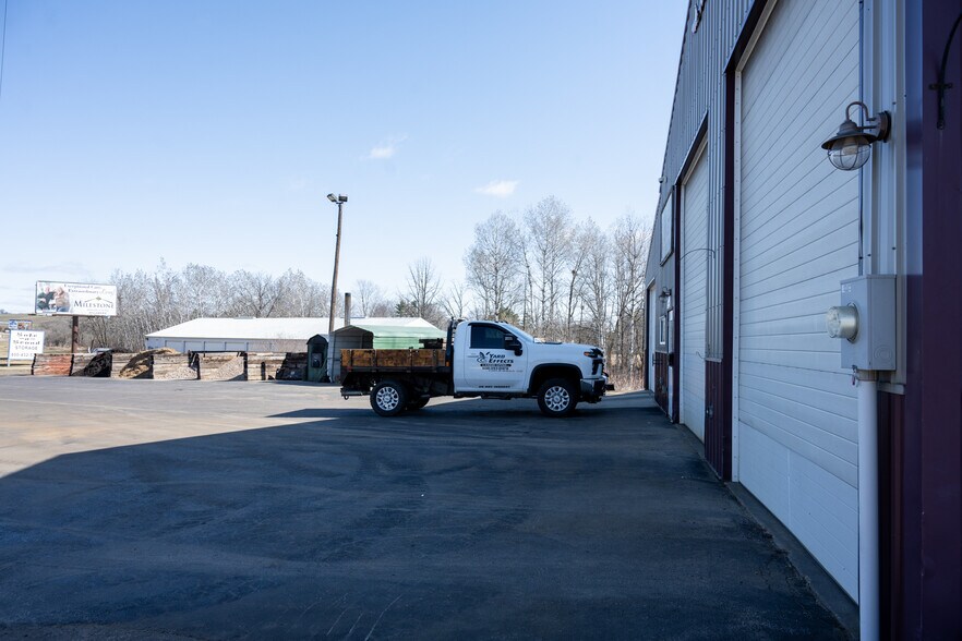 More Photos Of 1626 Academy St, Elroy Warehouse For Sale