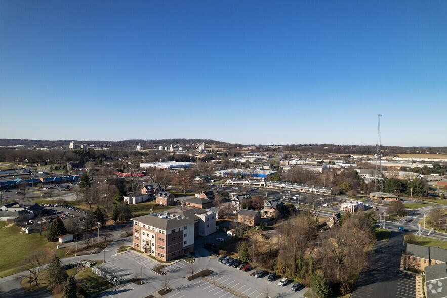 More Photos Of 3020 Columbia Ave, Lancaster Office For Sale