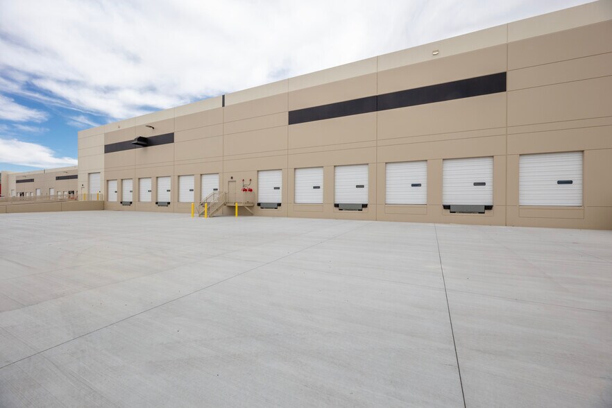 More Photos Of 420 Ingenuity Ave, Sparks Manufacturing For Lease