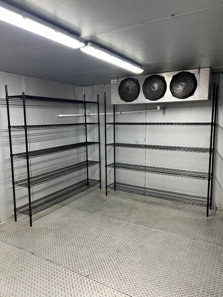 More Photos Of 10811 NE 23rd St, Spencer Restaurant For Lease