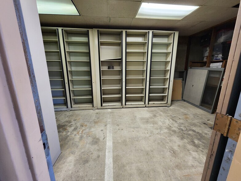 More Photos Of 8355 Walnut Hill Ln, Dallas Medical For Sale