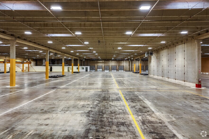 More Photos Of 4550 Kingston St, Denver Industrial For Sale