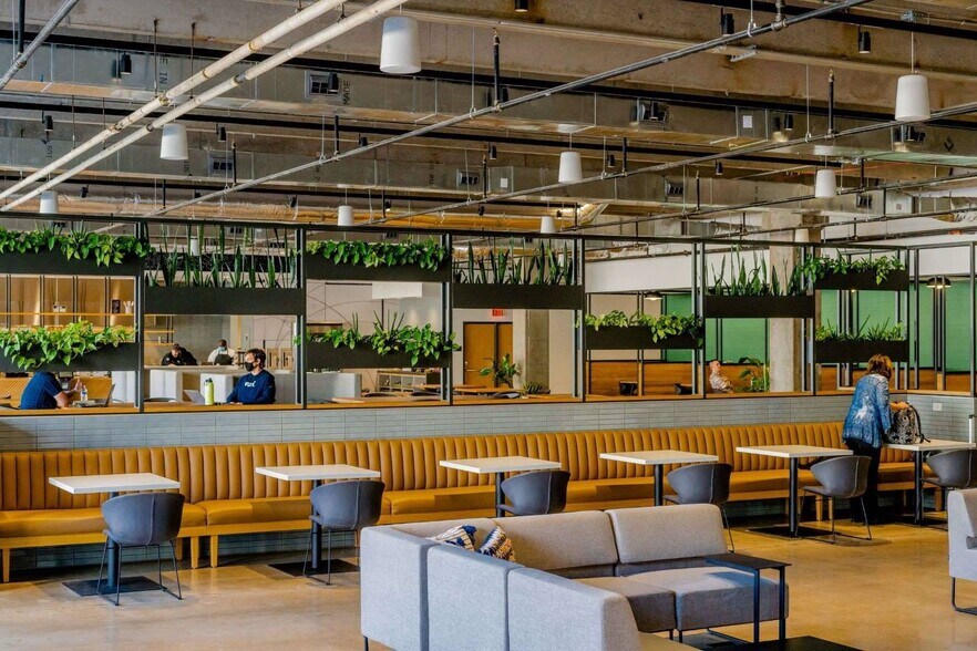 More Photos Of 901 W Walnut Hill Ln, Irving Office For Lease