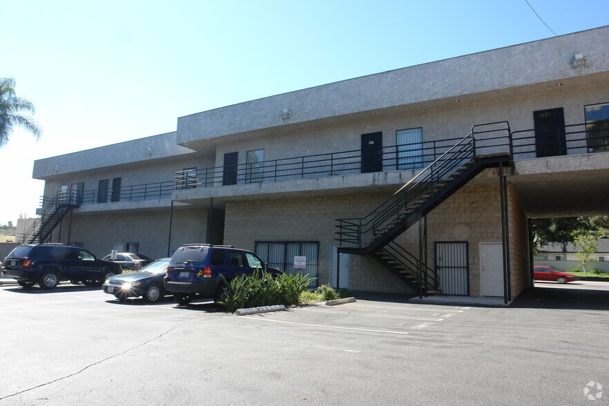 More Photos Of 13223 Ventura Blvd, Studio City Office For Lease