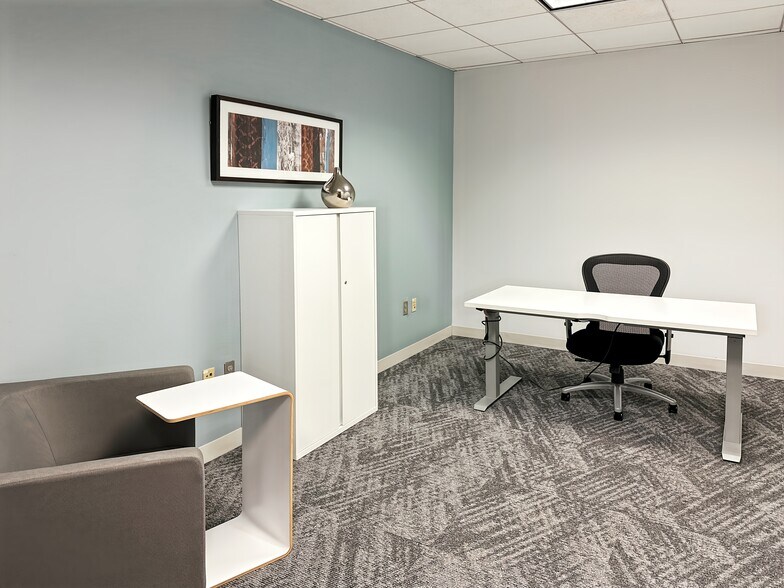 More Photos Of 6000 Fairview Rd, Charlotte Coworking Space