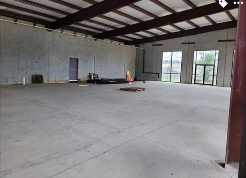 More Photos Of 9710 S Kirkwood Rd, Houston Unknown For Lease