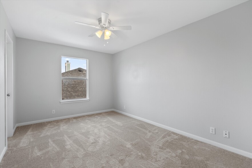 More Photos Of 113 Holmstrom St, Hutto Specialty For Sale