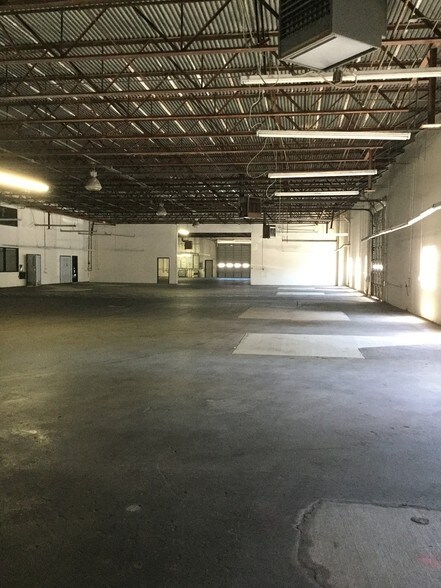 More Photos Of 16800 Feather Craft Ln, Houston Auto Dealership For Lease