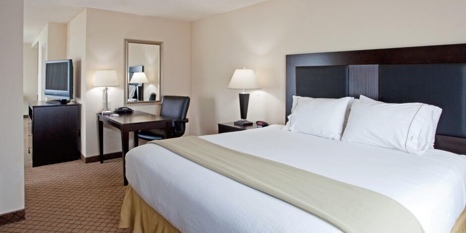 More Photos Of 121 Truman Ave, Newberry Hotel For Sale