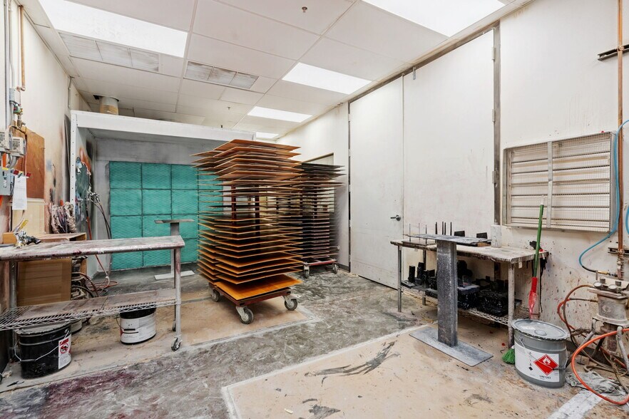 More Photos Of 1215 S Grant Ave, Loveland Warehouse For Sale