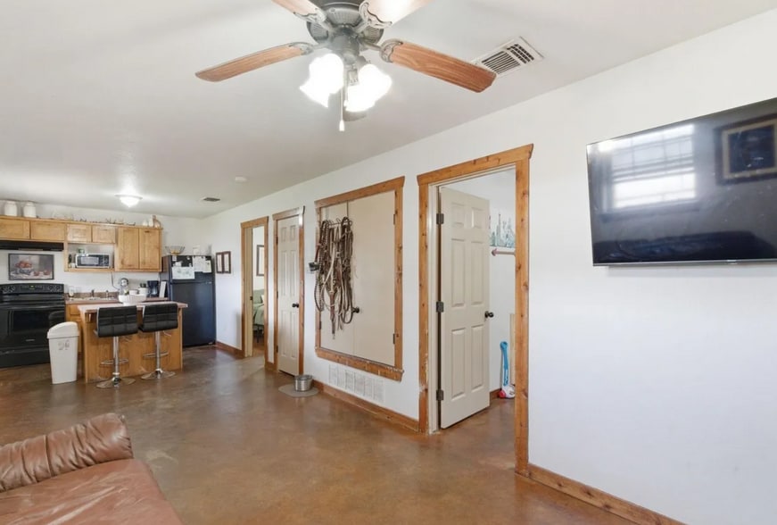 More Photos Of 8441 County Road 176, Stephenville Apartments For Sale