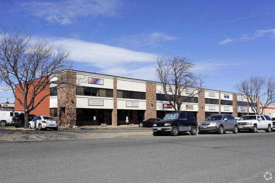 More Photos Of 6801 S Emporia St, Englewood Light Distribution For Lease