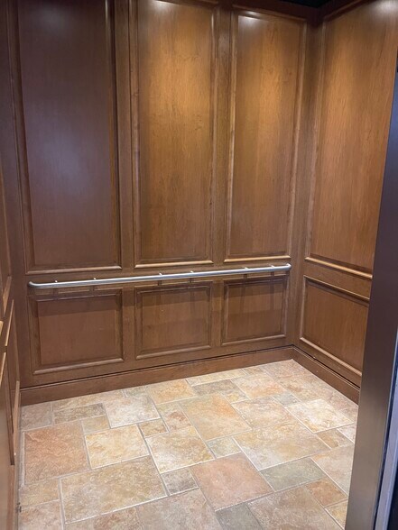 More Photos Of 1185 Immokalee Rd, Naples Office For Lease