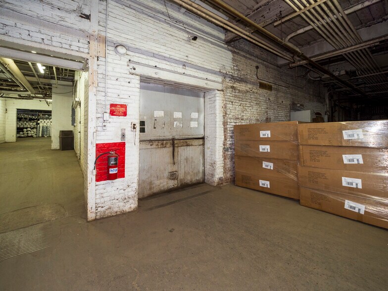 More Photos Of 39 Meade St, Trenton Distribution For Lease