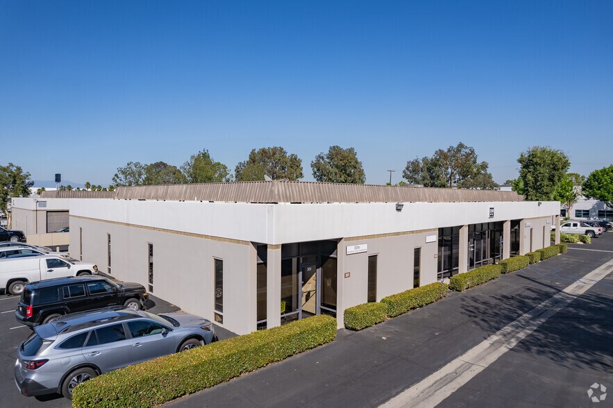 More Photos Of 2599 E 28th St, Signal Hill Unknown For Lease