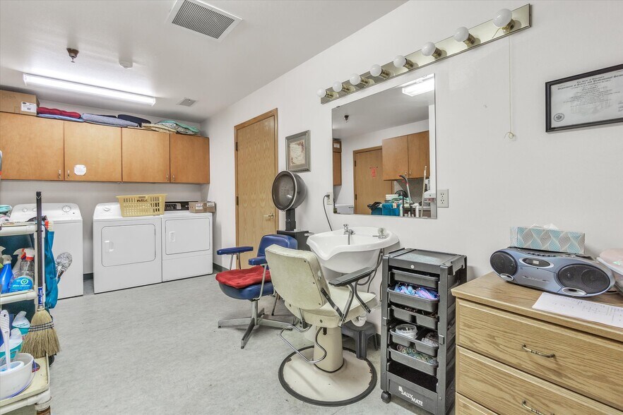 More Photos Of 121 S 5th St, Evansville Assisted Living For Sale