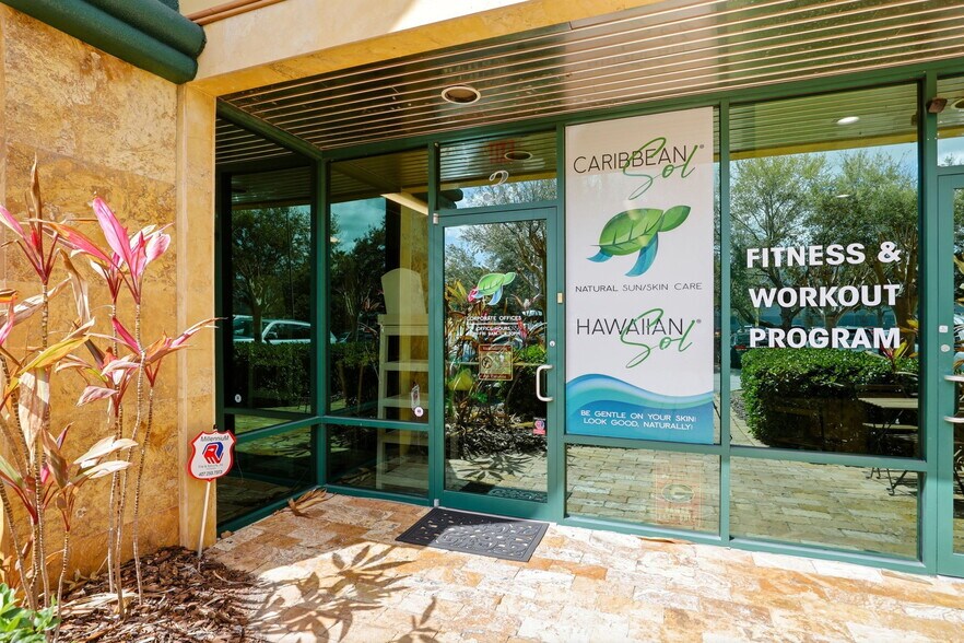 More Photos Of 6881 Kingspointe Pky, Orlando Flex For Sale