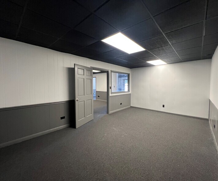 More Photos Of 110 E A St, Newton Freestanding For Lease