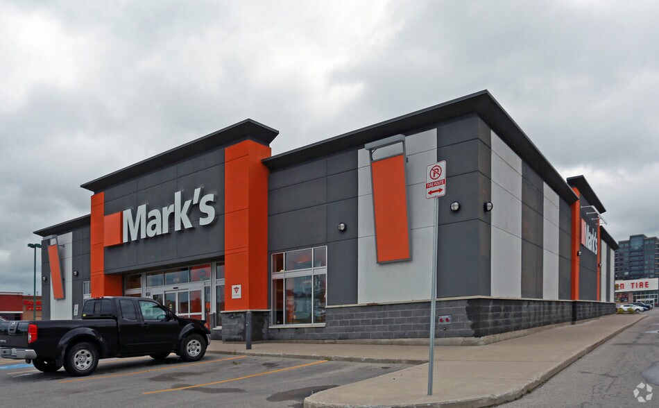 More Photos Of 3030-3210 Wonderland Rd S, London Unknown For Lease