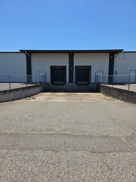 More Photos Of 13290 Contractors Dr, Chico Manufacturing For Lease