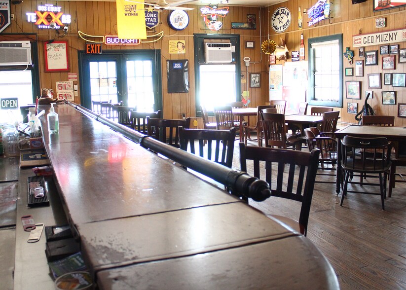 More Photos Of 211 N Mechanic St, Weimar Bar For Sale