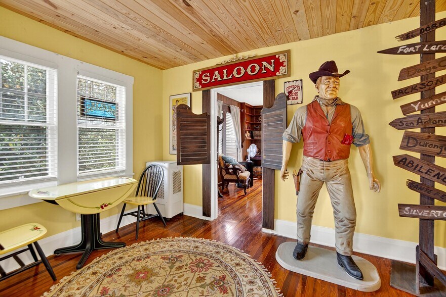 More Photos Of 805 N Wheeler St, Plant City Hospitality For Sale