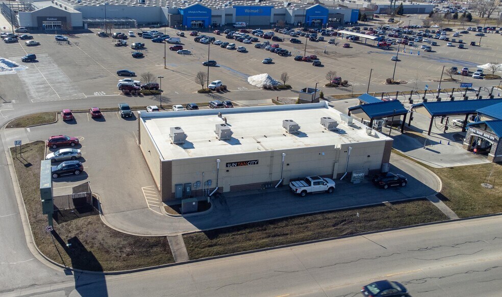 More Photos Of 1035 Frontenac Dr, Winona Storefront For Sale