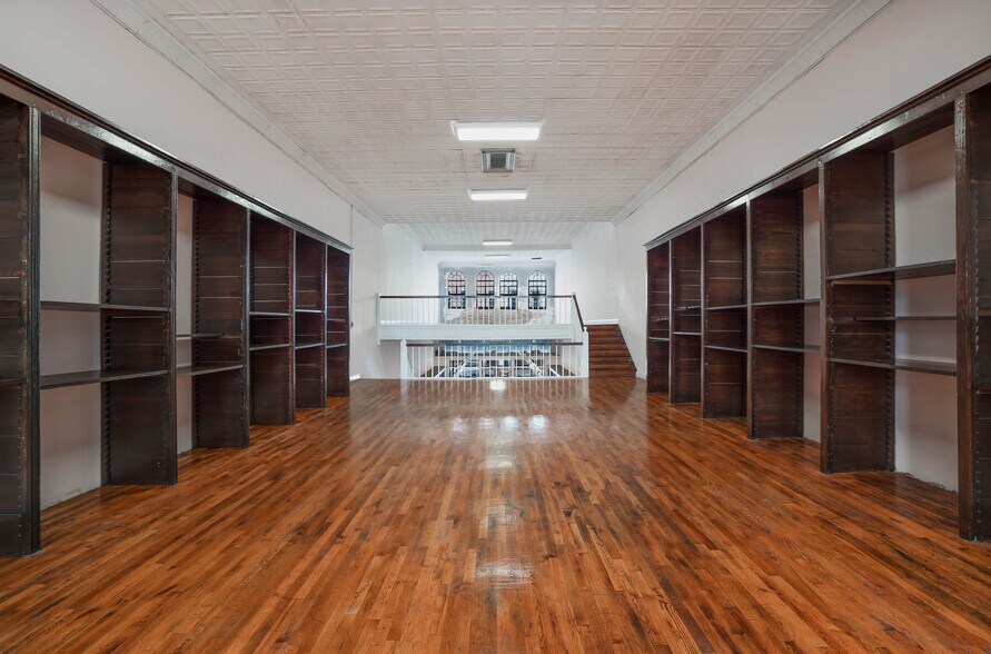 More Photos Of 110 E Main St, Union Storefront Retail Office For Lease