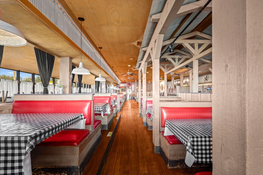More Photos Of 413 Wilson Ave, Tullahoma Restaurant For Sale