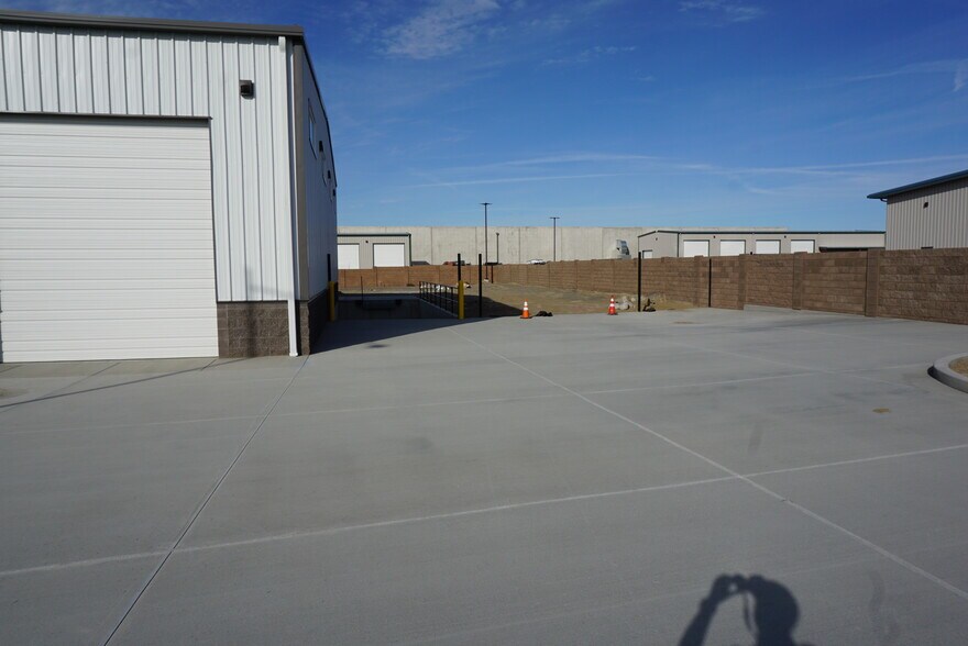 More Photos Of 3106 N Rainier Ave, Pasco Warehouse For Lease