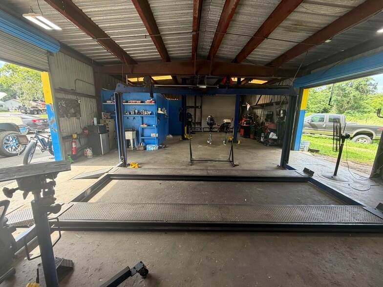 More Photos Of 1325 E Jefferson St, Brooksville Auto Repair For Lease