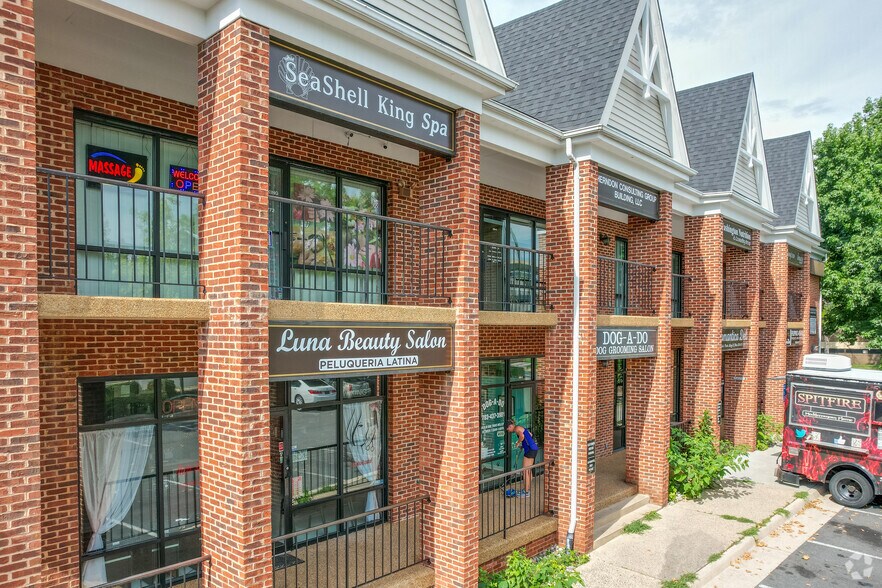 More Photos Of 626 Grant St, Herndon Office For Lease