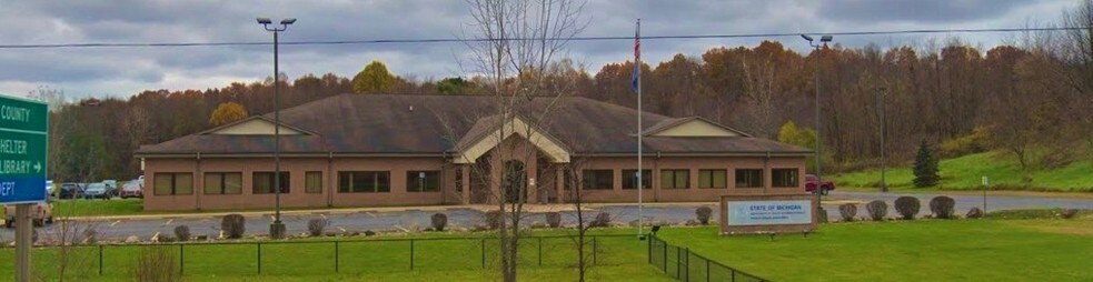 More Photos Of 325 M-62 Hwy, Cassopolis Office For Sale