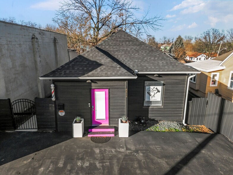 More Photos Of 6632 E Truman Rd, Kansas City General Retail For Sale