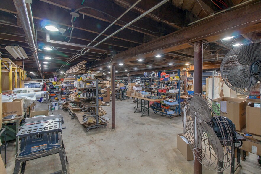 More Photos Of 620-626 Franklin Ave, Essex Warehouse For Sale